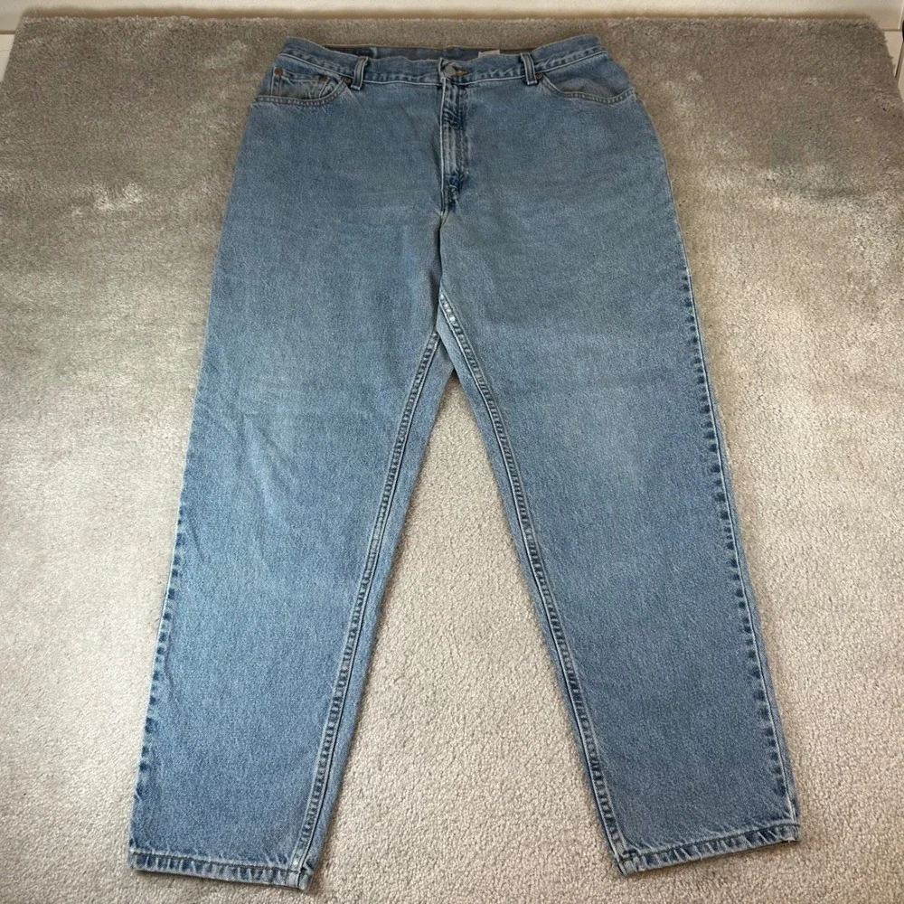 Vintage Levis 550 Relaxed Fit Jeans Mens 36x30 Light Wash Blue Tapered Leg Denim